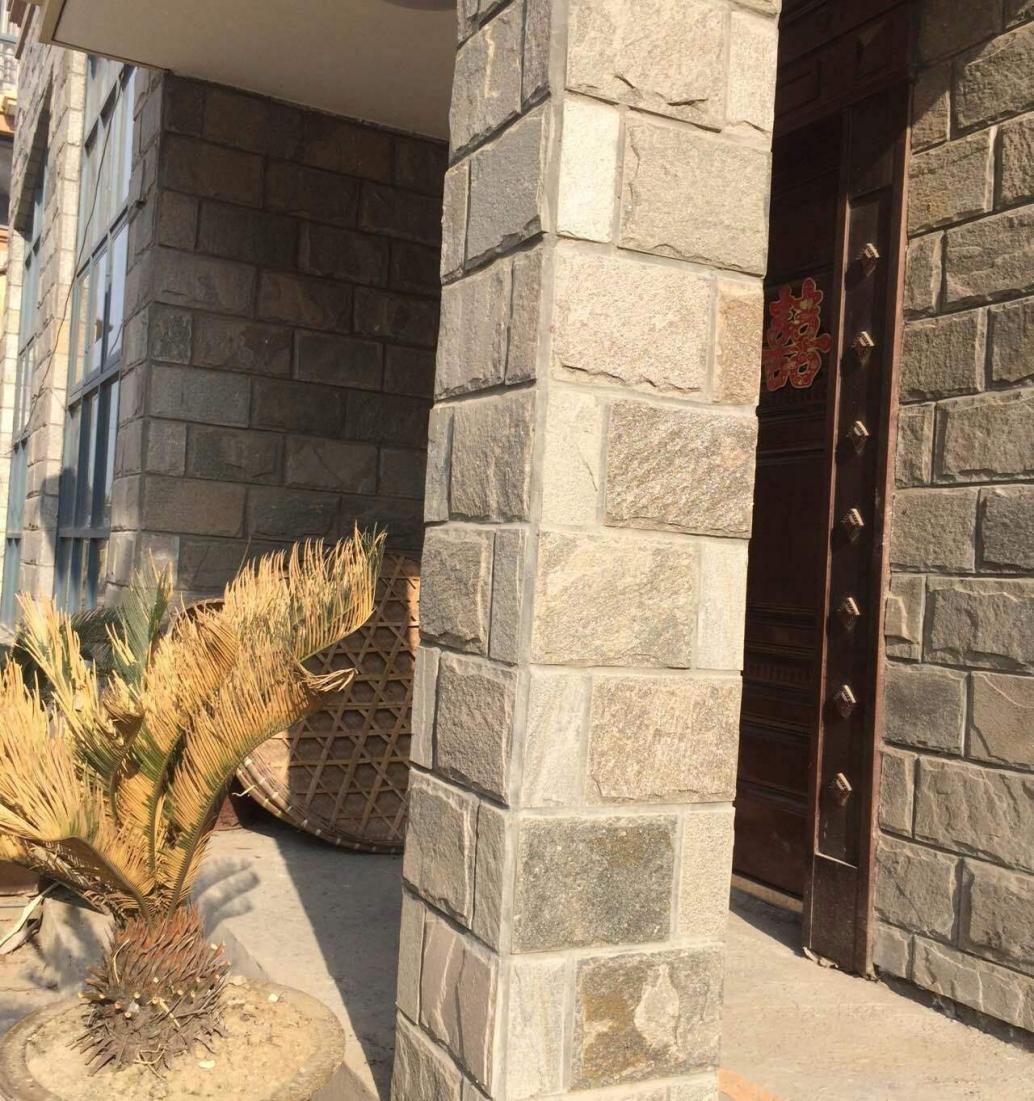 芝麻白石材批發廠家供應火燒板蘑菇石多種規格